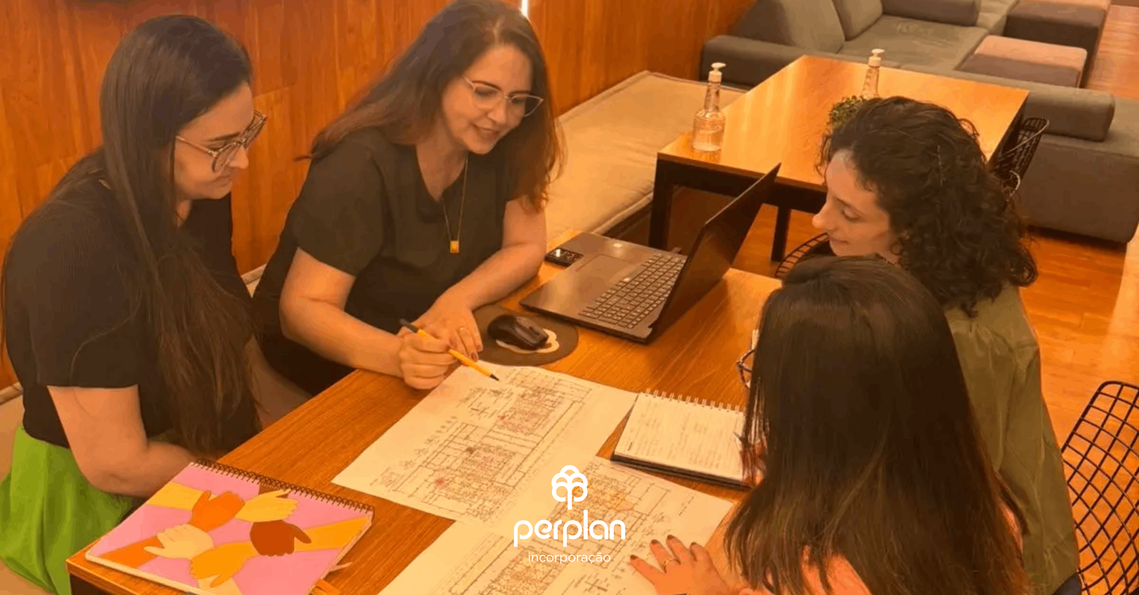 Presença feminina no mercado imobiliário transforma o setor e amplia diversidade